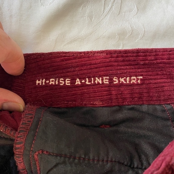American Eagle Burgundy/Wine Women's Corduroy Button Up Front Mini Skirt Size 0 - Picture 7 of 15